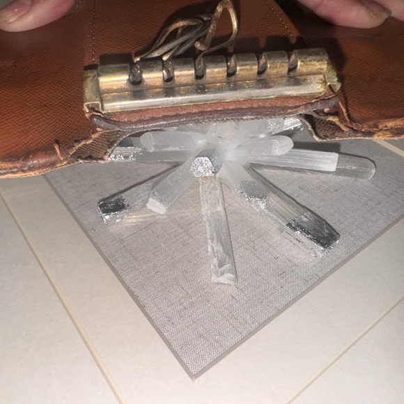 Authentic Louis Vuitton Monogram Key Holder. Vintage. - Picture 8 of 12